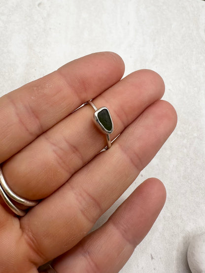 Green Seaglass Ring Silver - L