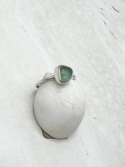 Light Green Seaglass Ring Silver - K