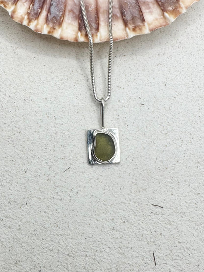 Green Wayfinder Pendant Silver