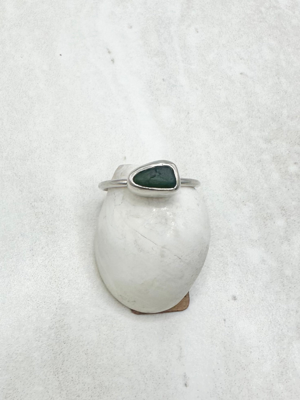 Green Seaglass Ring Silver - L