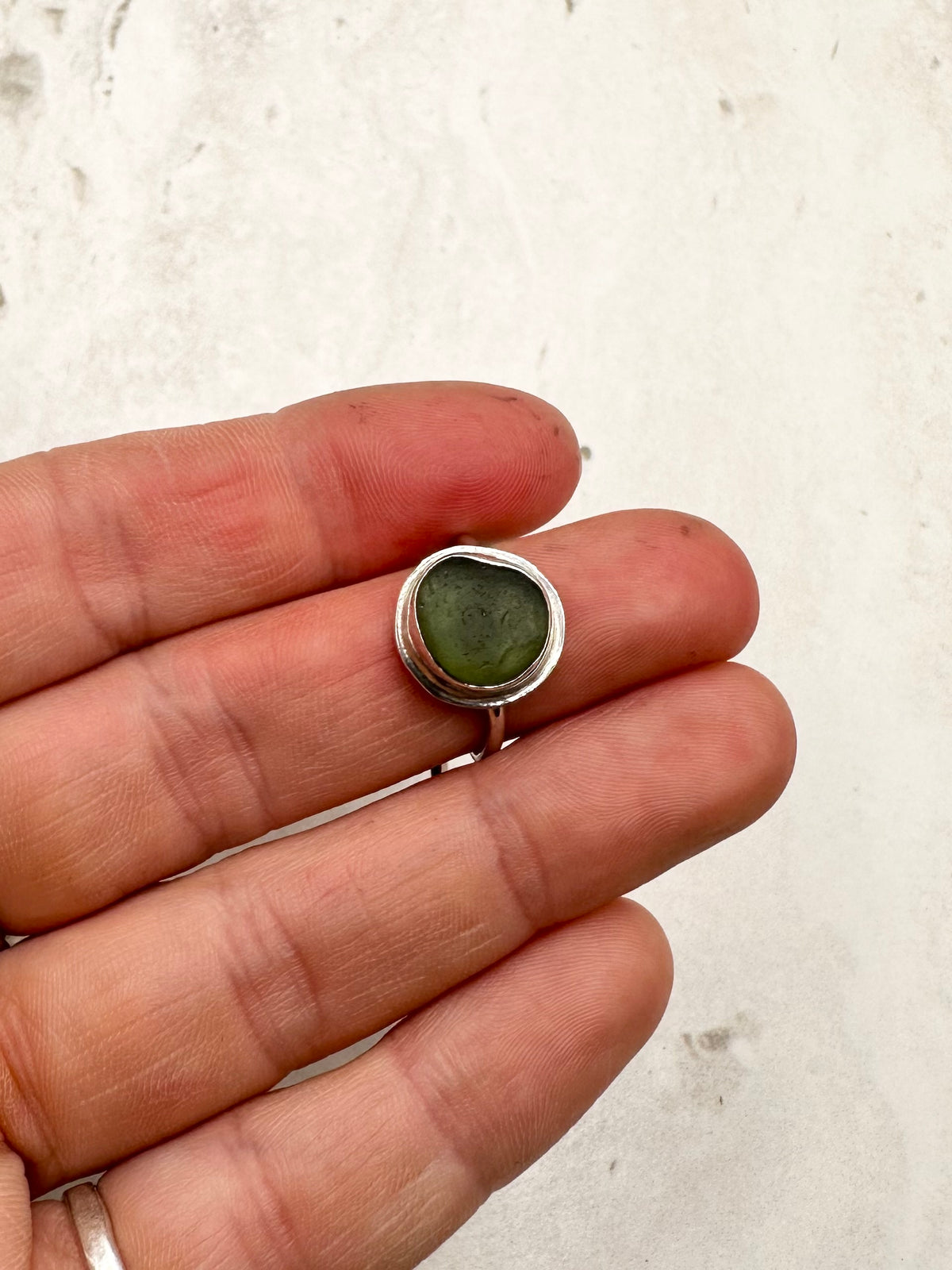Green Seaglass Ring Silver - M