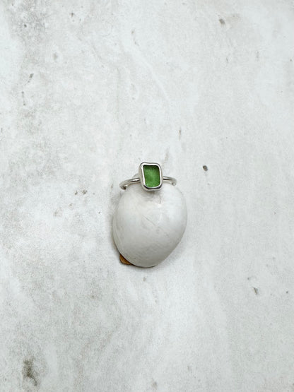 Green Seaglass Ring Silver - H.5