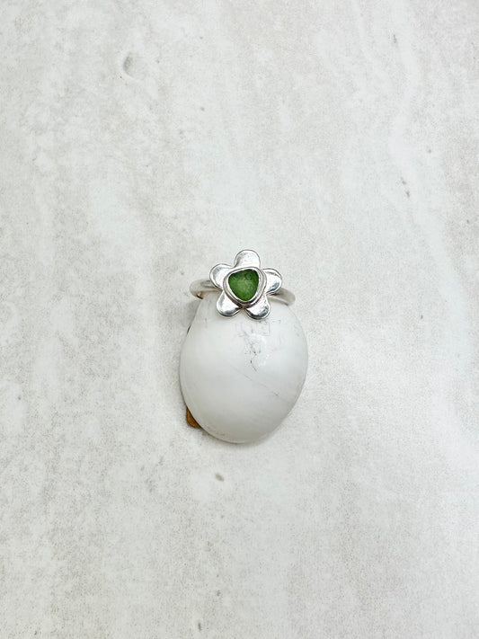 Green Seaglass Flower Ring Silver - J
