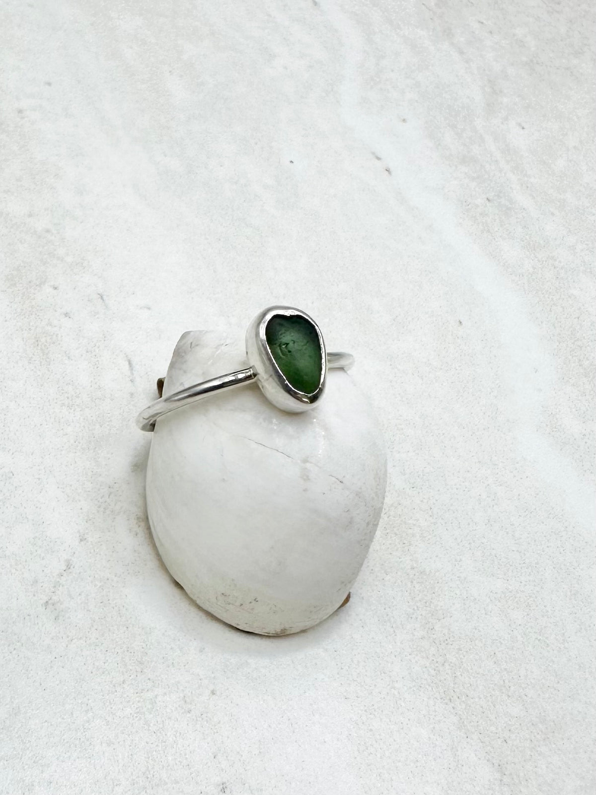Green Seaglass Ring Silver - Q