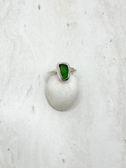 Green Seaglass Ring Silver - O