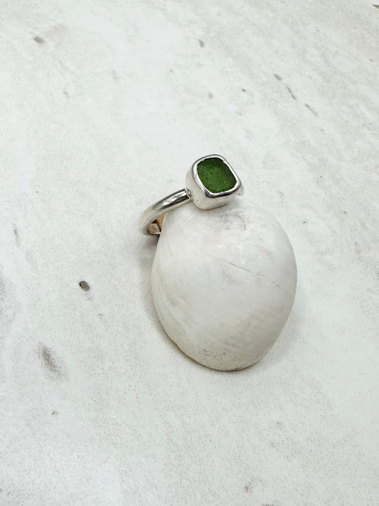 Green Seaglass Ring Silver - I.5