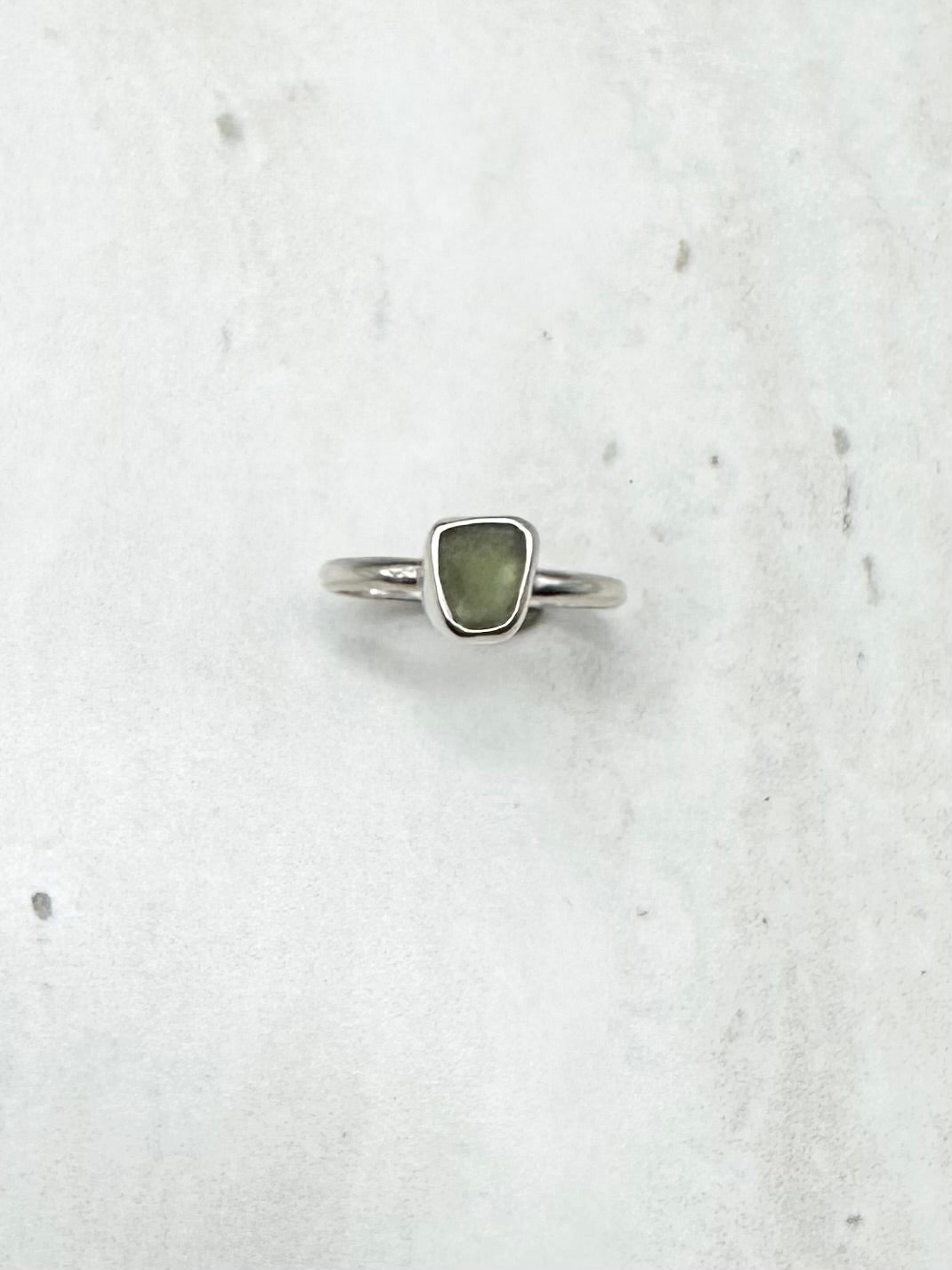 Green Seaglass Ring Silver - R