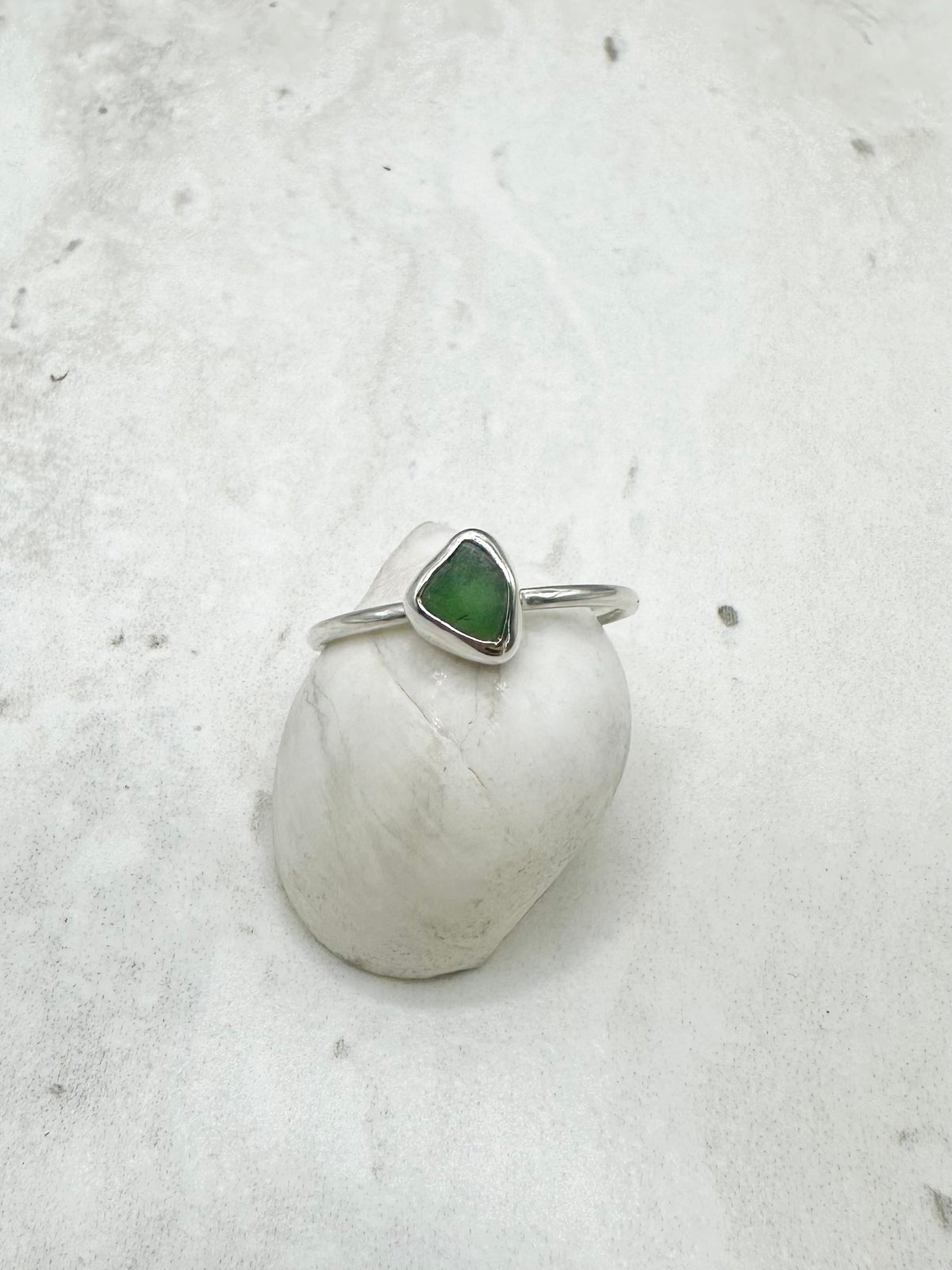 Green Seaglass Ring Silver - S