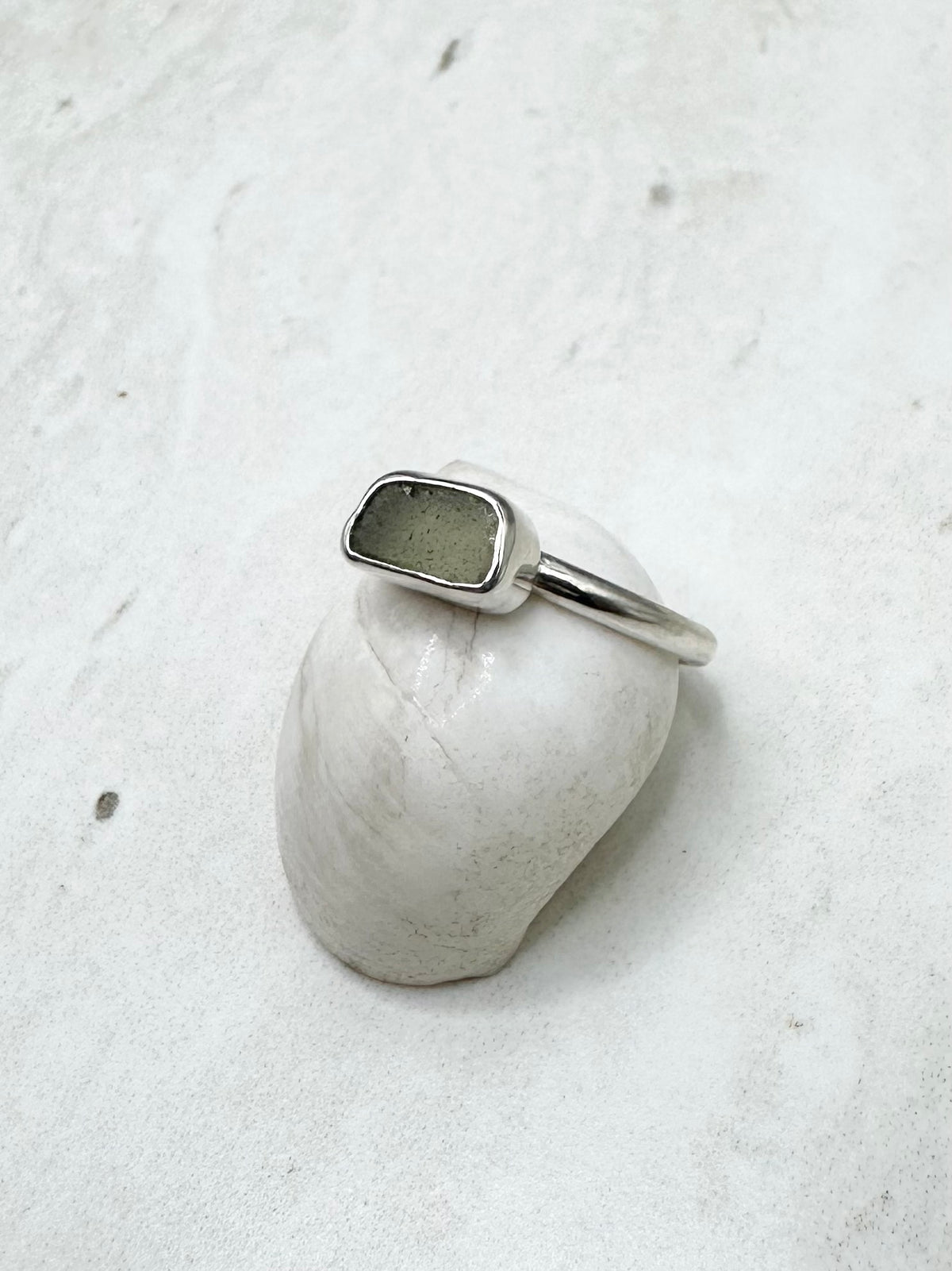 Green Seaglass Ring Silver - Q