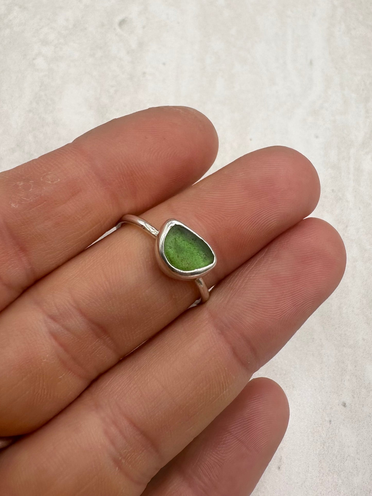 Green Seaglass Ring Silver - M