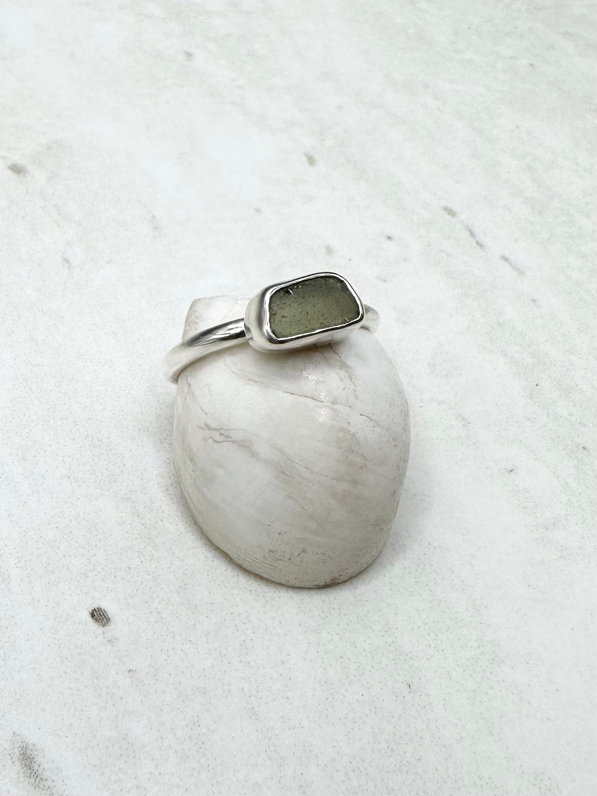 Green Seaglass Ring Silver - Q