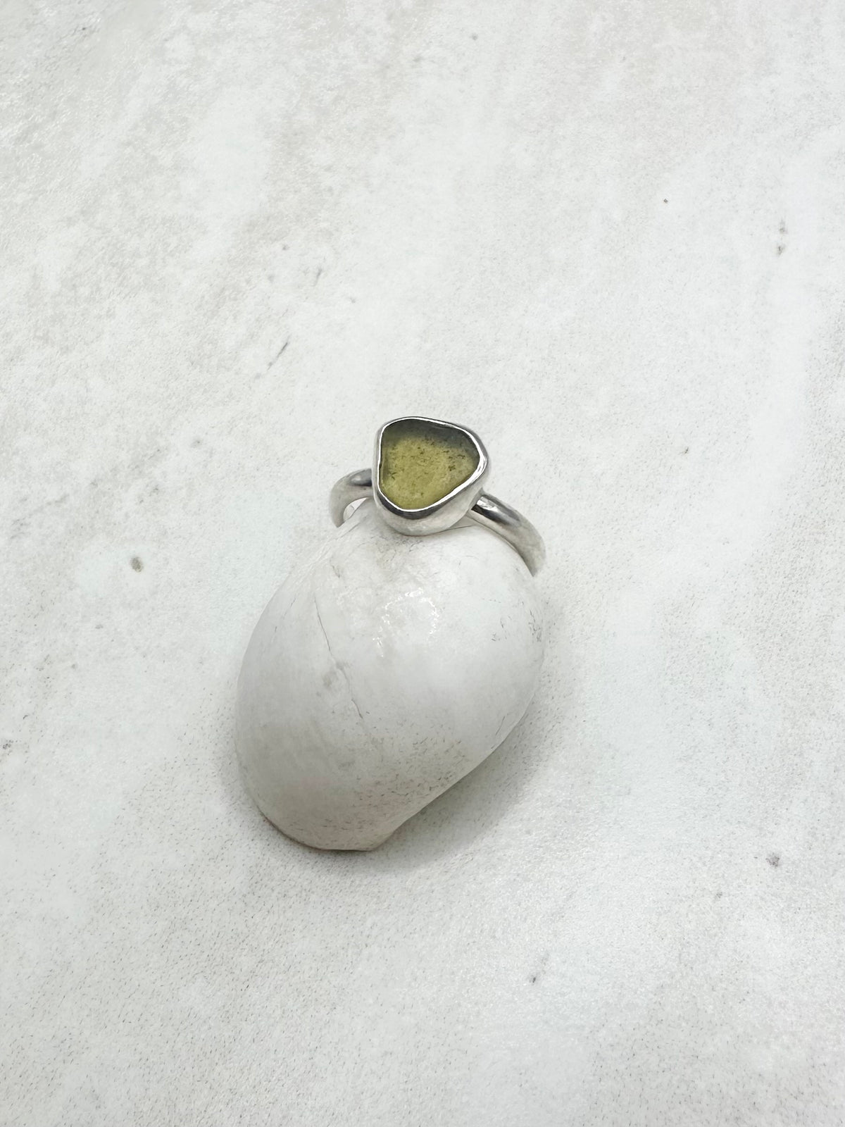 Green Seaglass Ring Silver - G