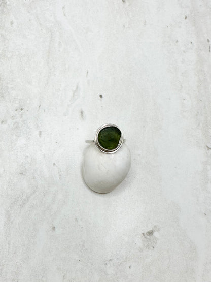 Green Seaglass Ring Silver - M