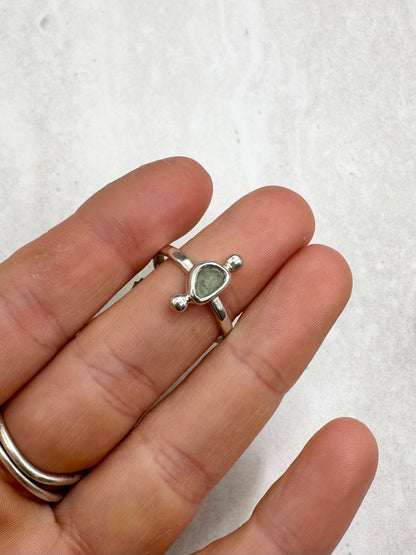 Green Seaglass Ring Silver - R