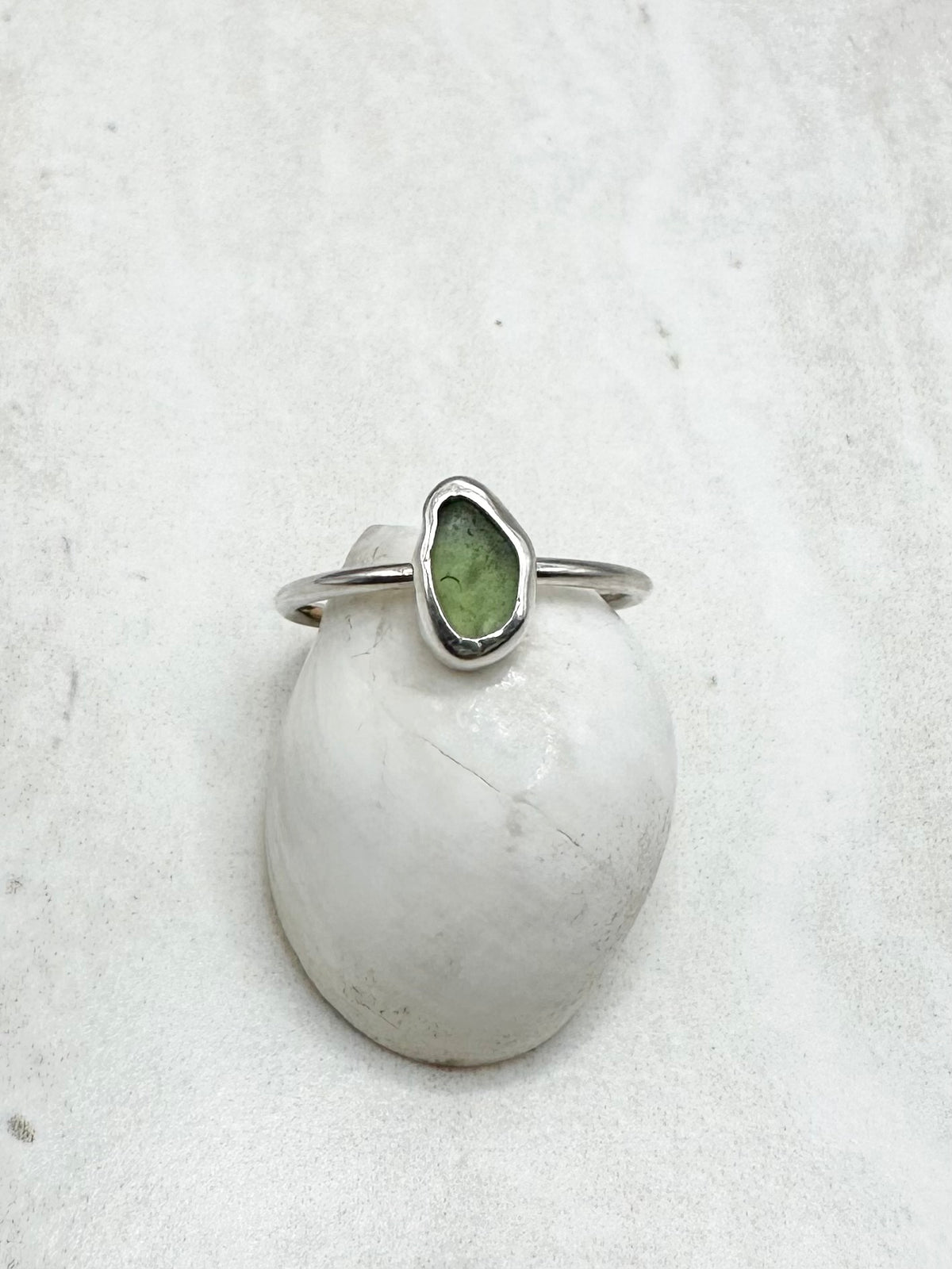 Green Seaglass Ring Silver - Q