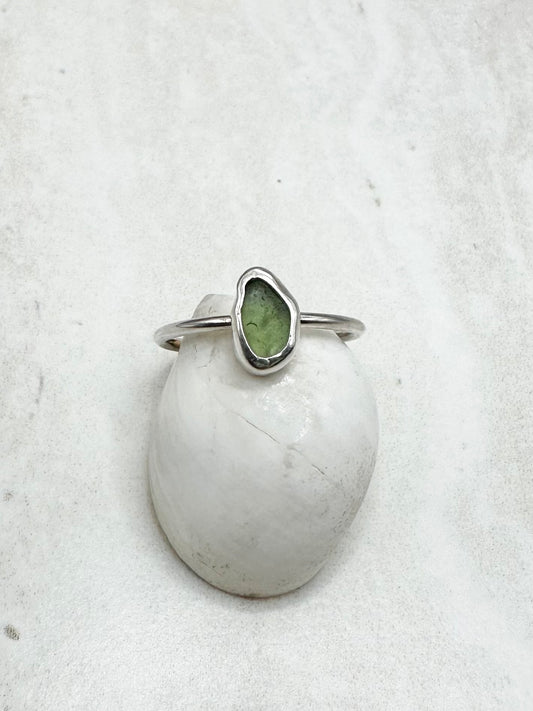 Green Seaglass Ring Silver - Q