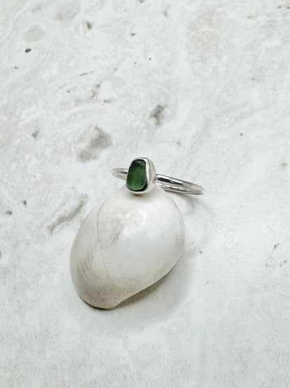 Green Seaglass Ring Silver - P