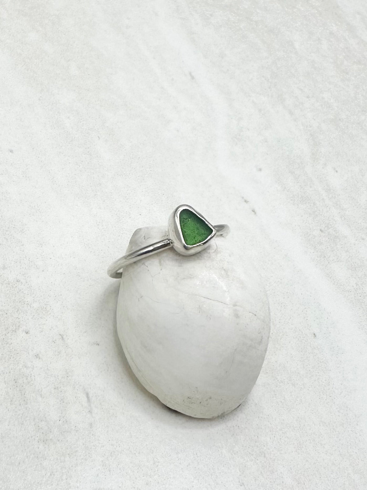 Green Seaglass Ring Silver - L