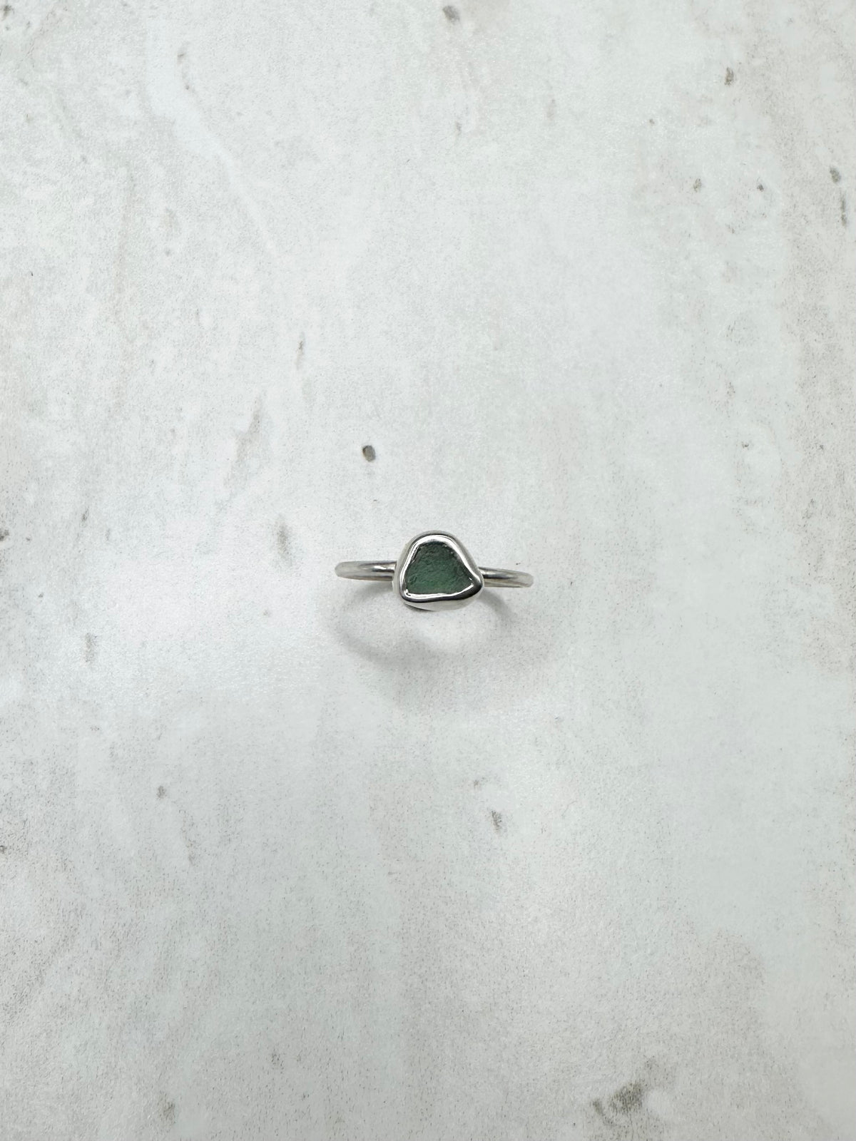 Green Seaglass Ring Silver - N