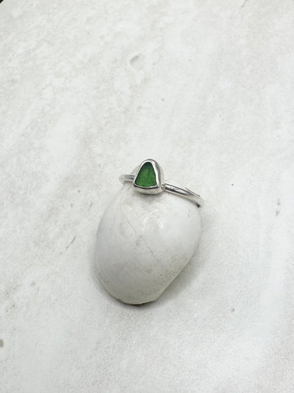 Green Seaglass Ring Silver - L
