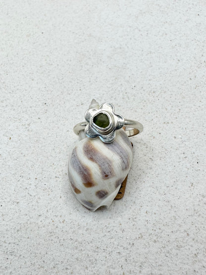 Green Seaglass Flower Ring Silver