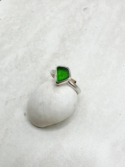 Green Seaglass Ring Silver - K
