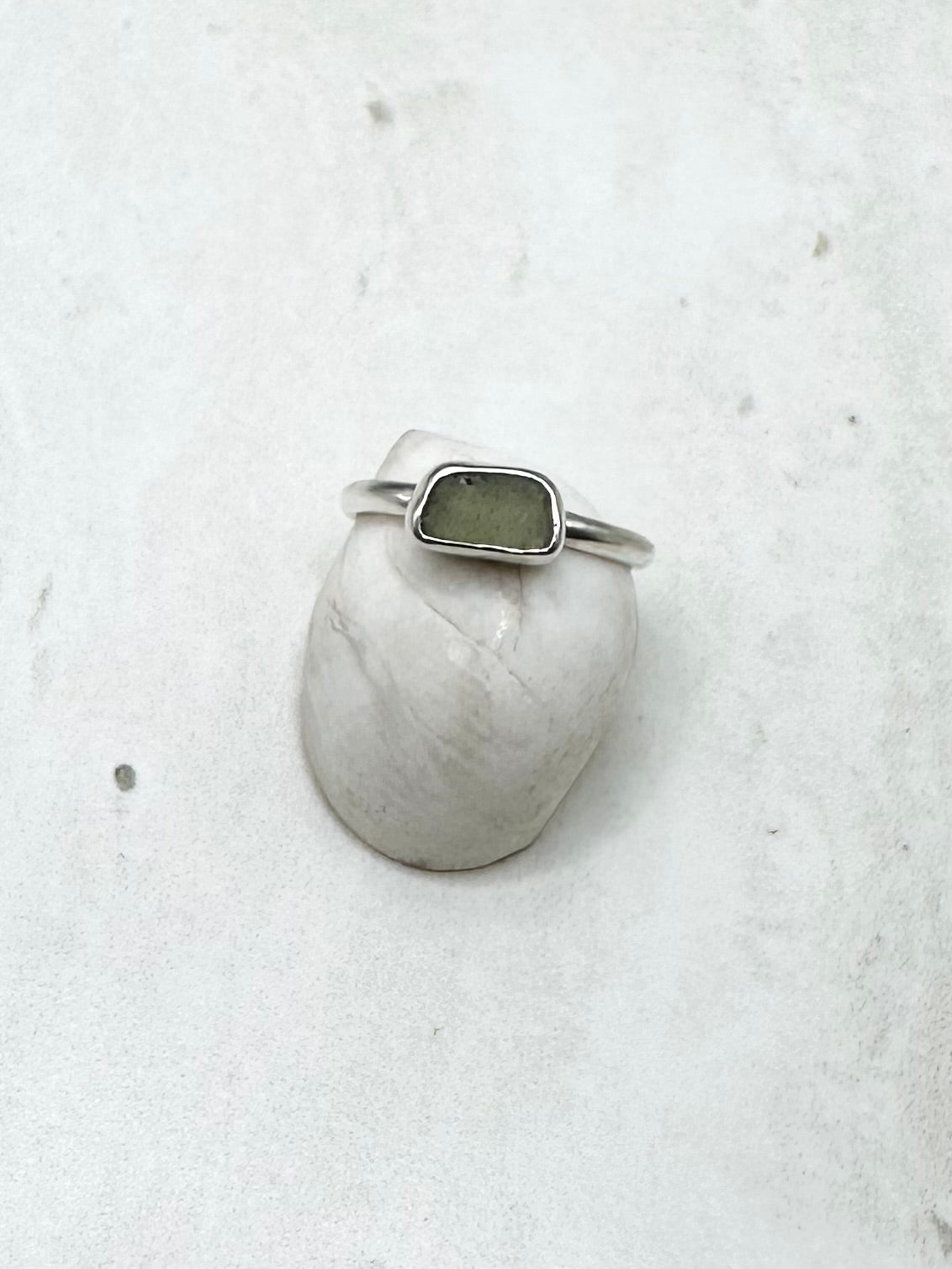 Green Seaglass Ring Silver - Q