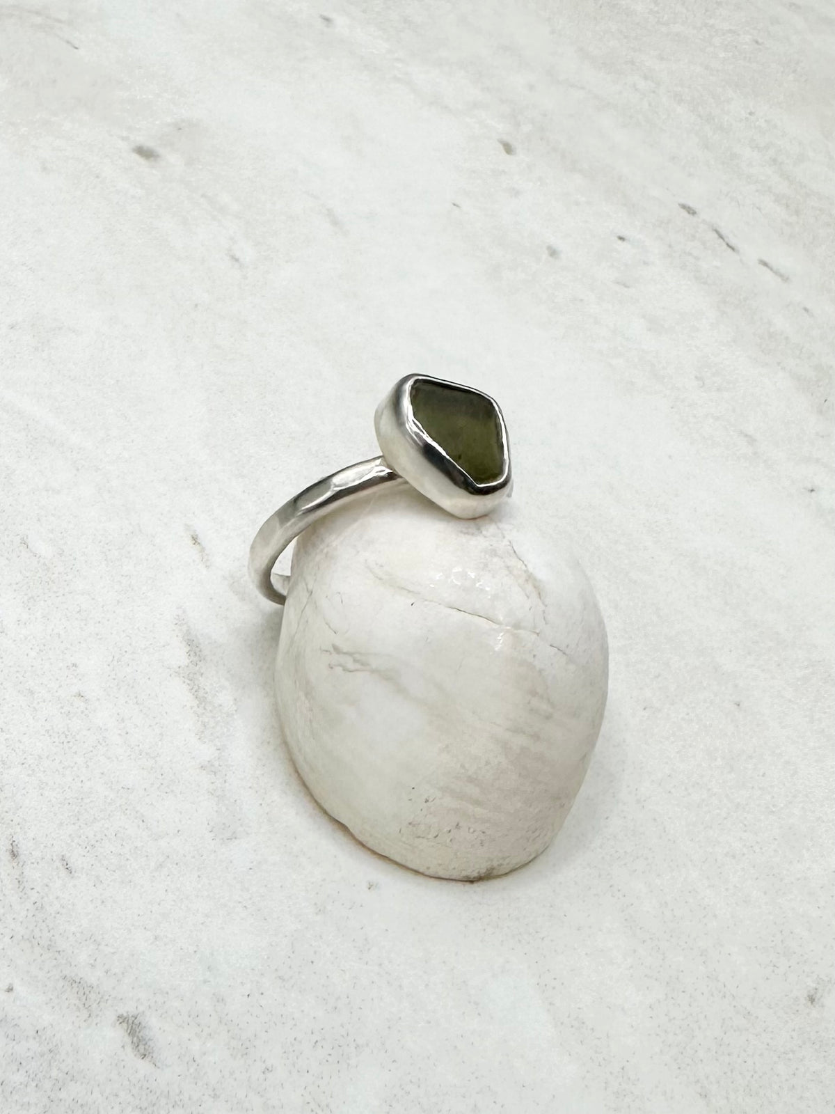 Green Seaglass Ring Silver - M
