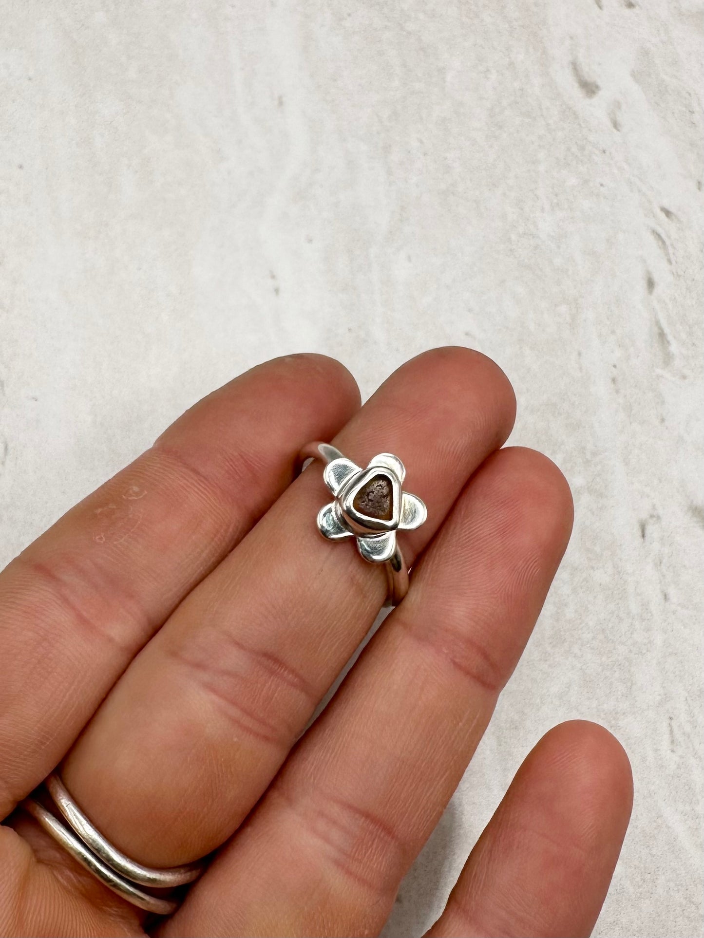 Amber Seaglass Flower Ring Silver - O