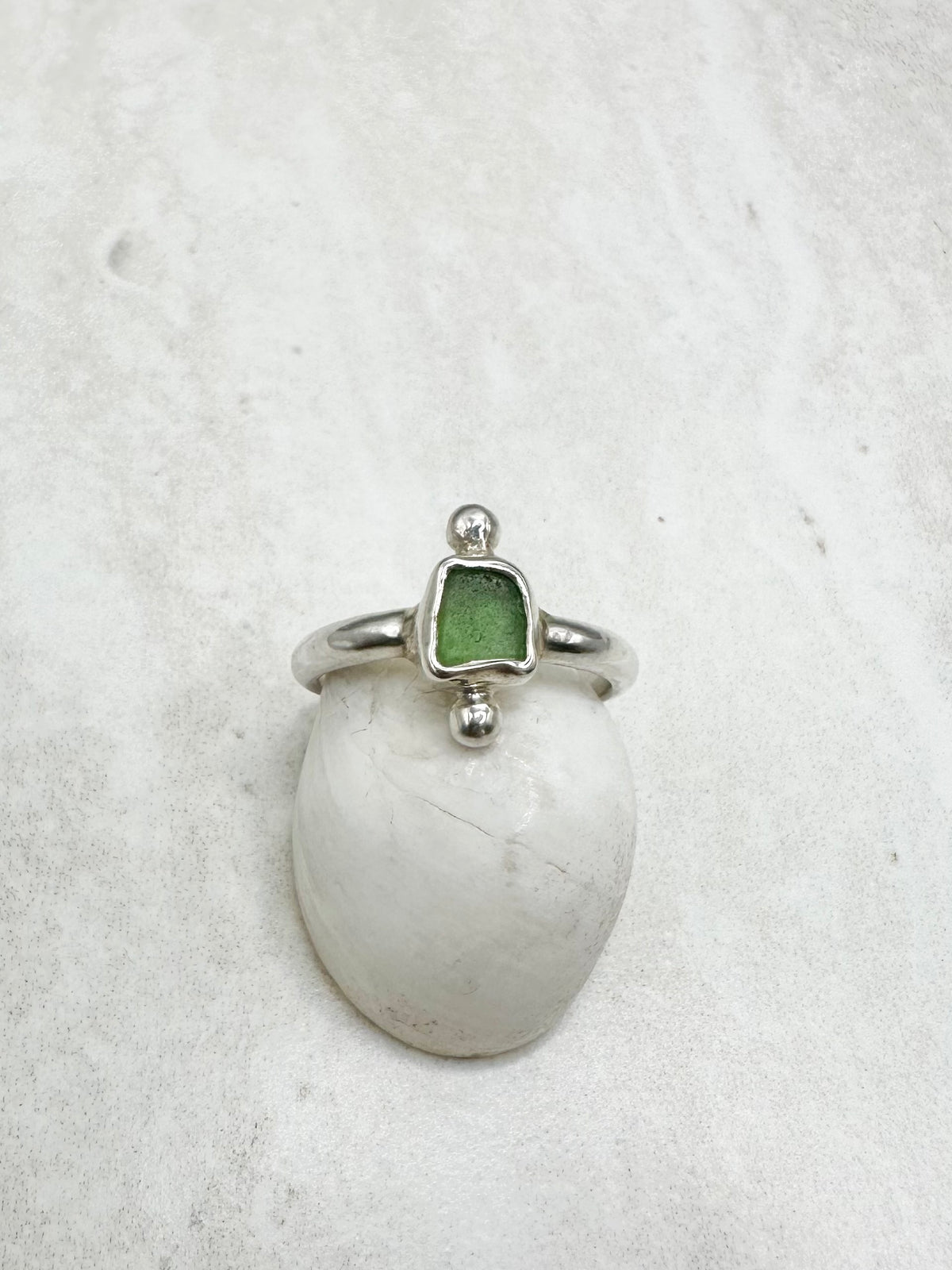 Green Seaglass Ring Silver - Q