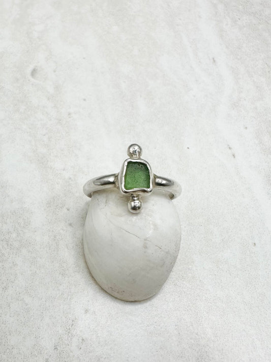 Green Seaglass Ring Silver - Q