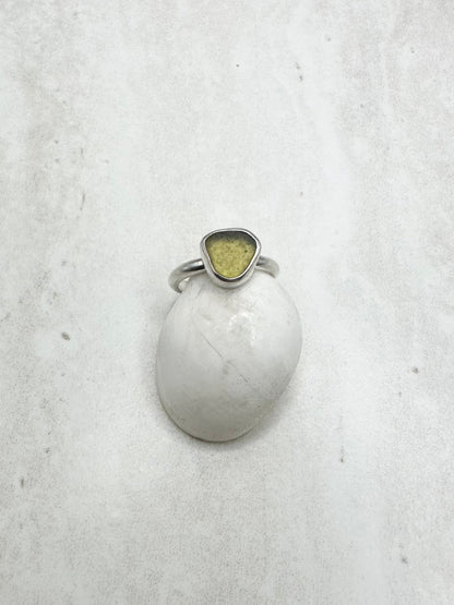 Green Seaglass Ring Silver - G