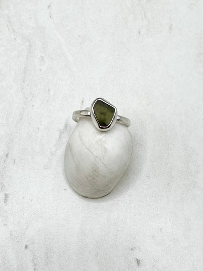 Green Seaglass Ring Silver - M