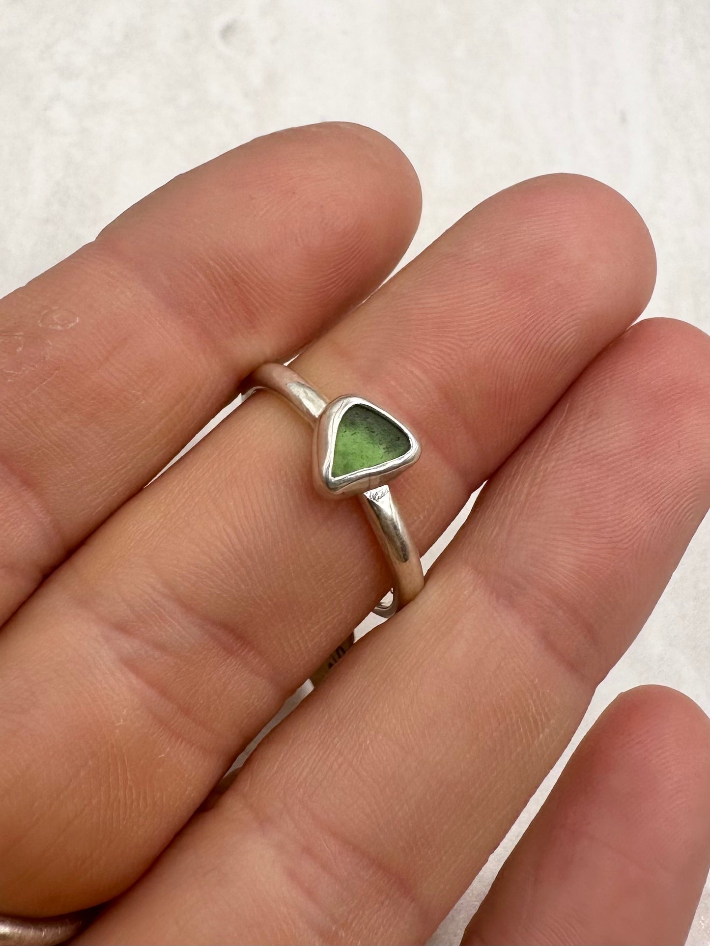 Green Seaglass Ring Silver - Q