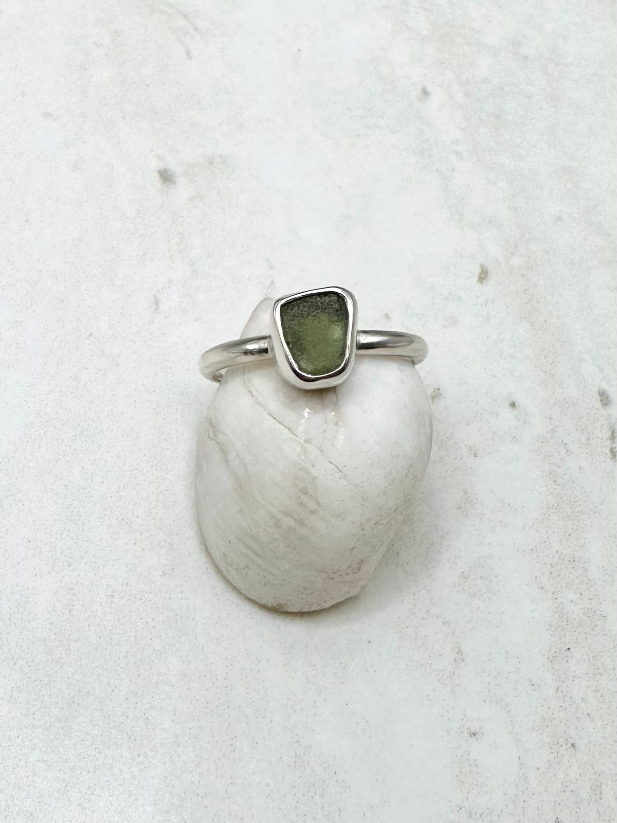Green Seaglass Ring Silver - R