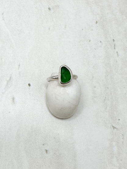 Green Seaglass Ring Silver - L