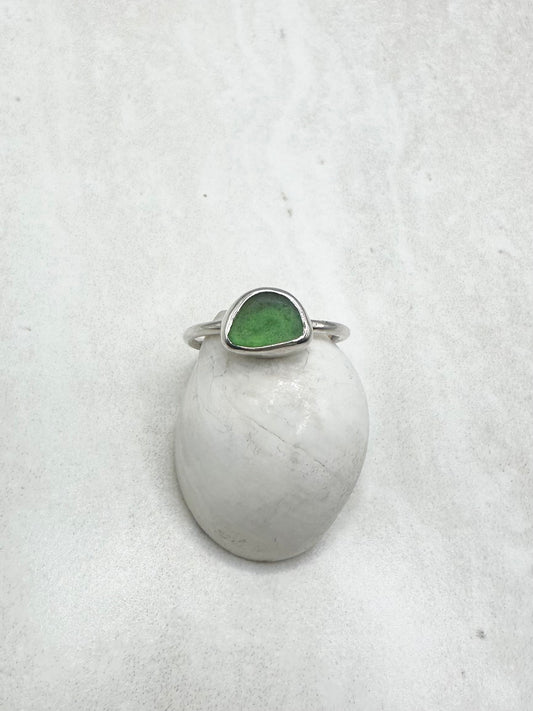 Green Seaglass Ring Silver - M