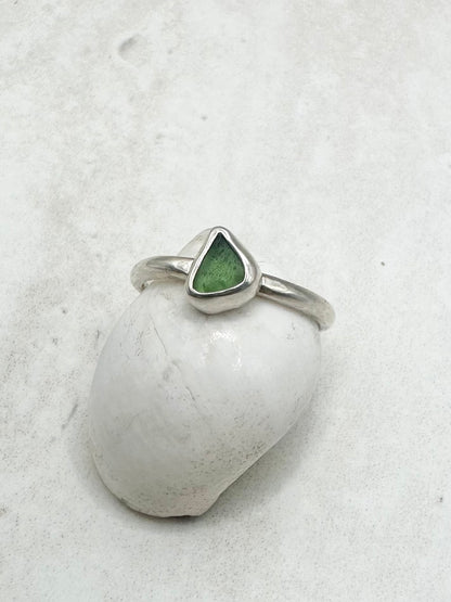 Green Seaglass Ring Silver - Q