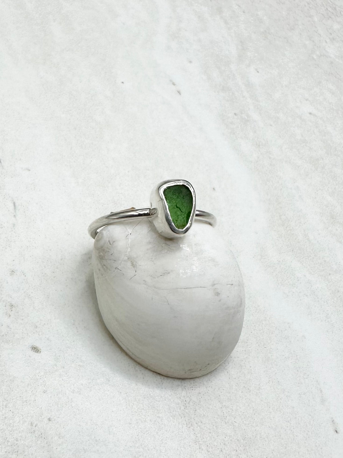 Green Seaglass Ring Silver - N