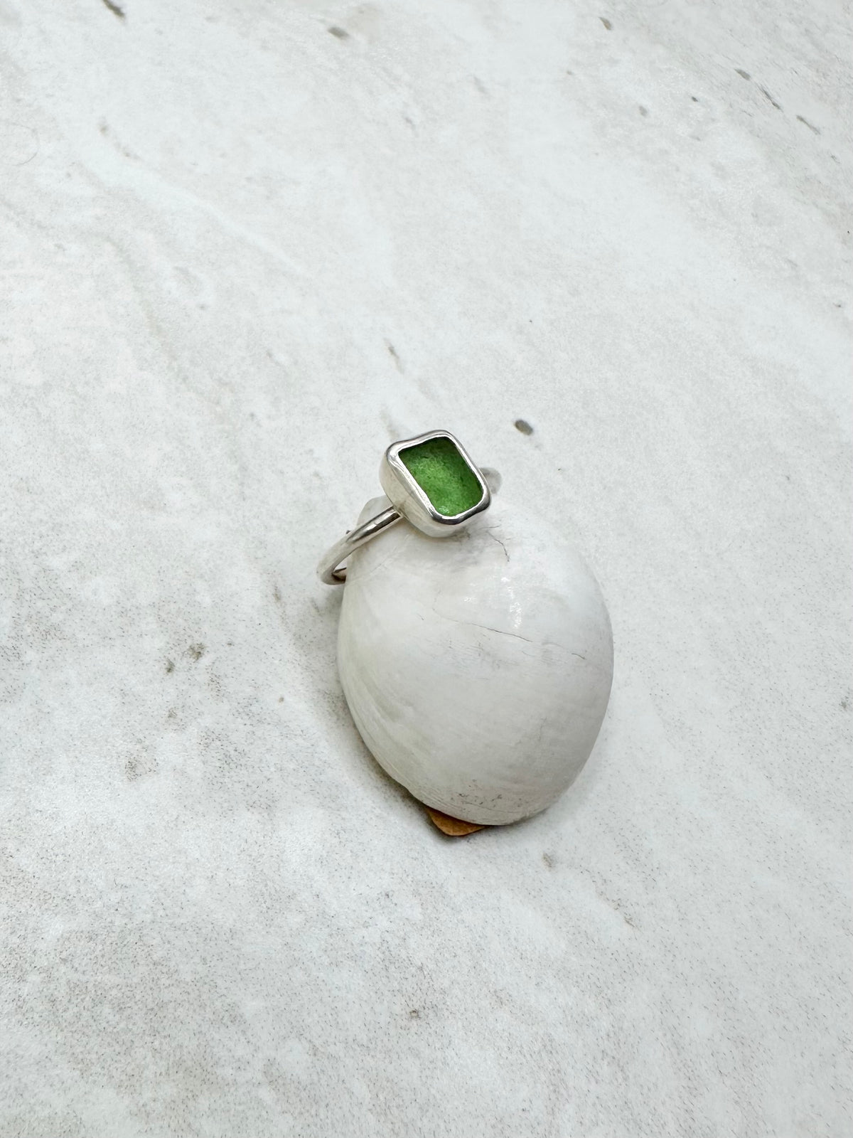 Green Seaglass Ring Silver - H.5