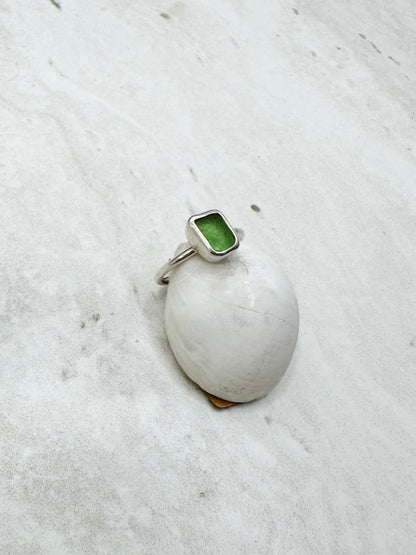 Green Seaglass Ring Silver - H.5