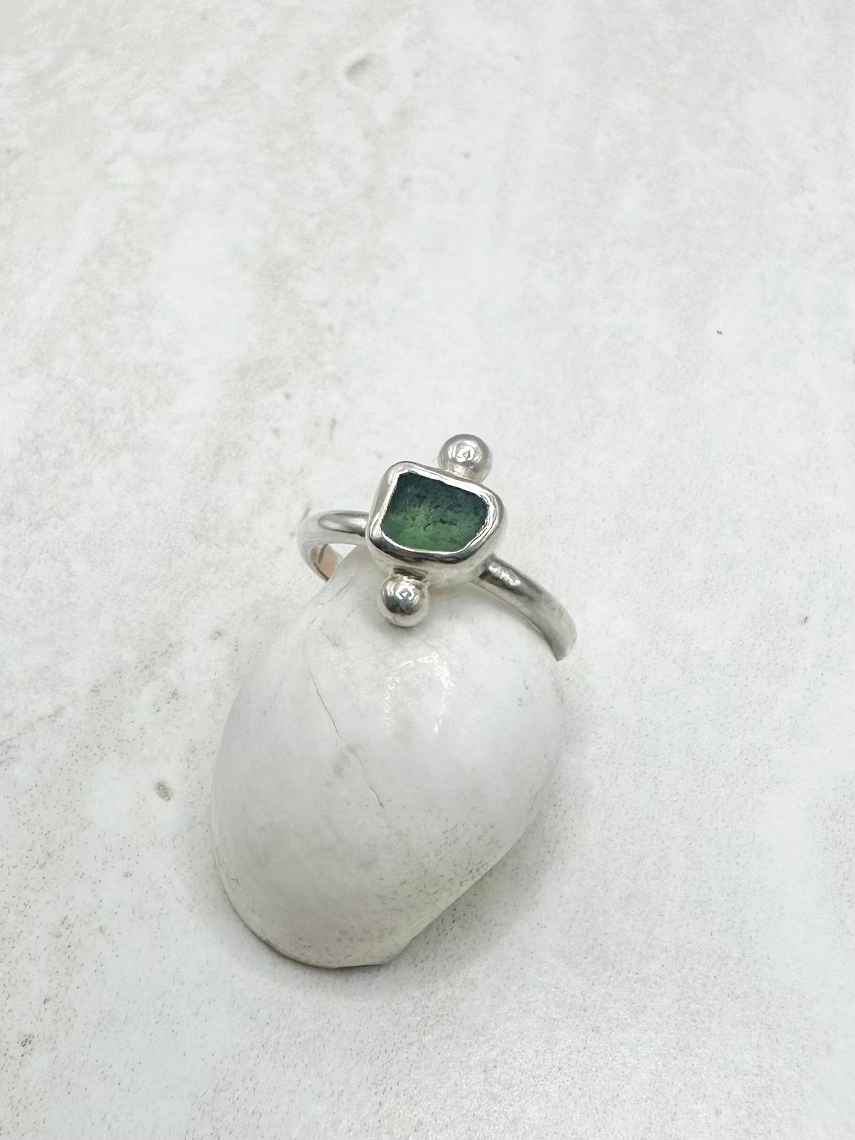 Green Seaglass Ring Silver - N